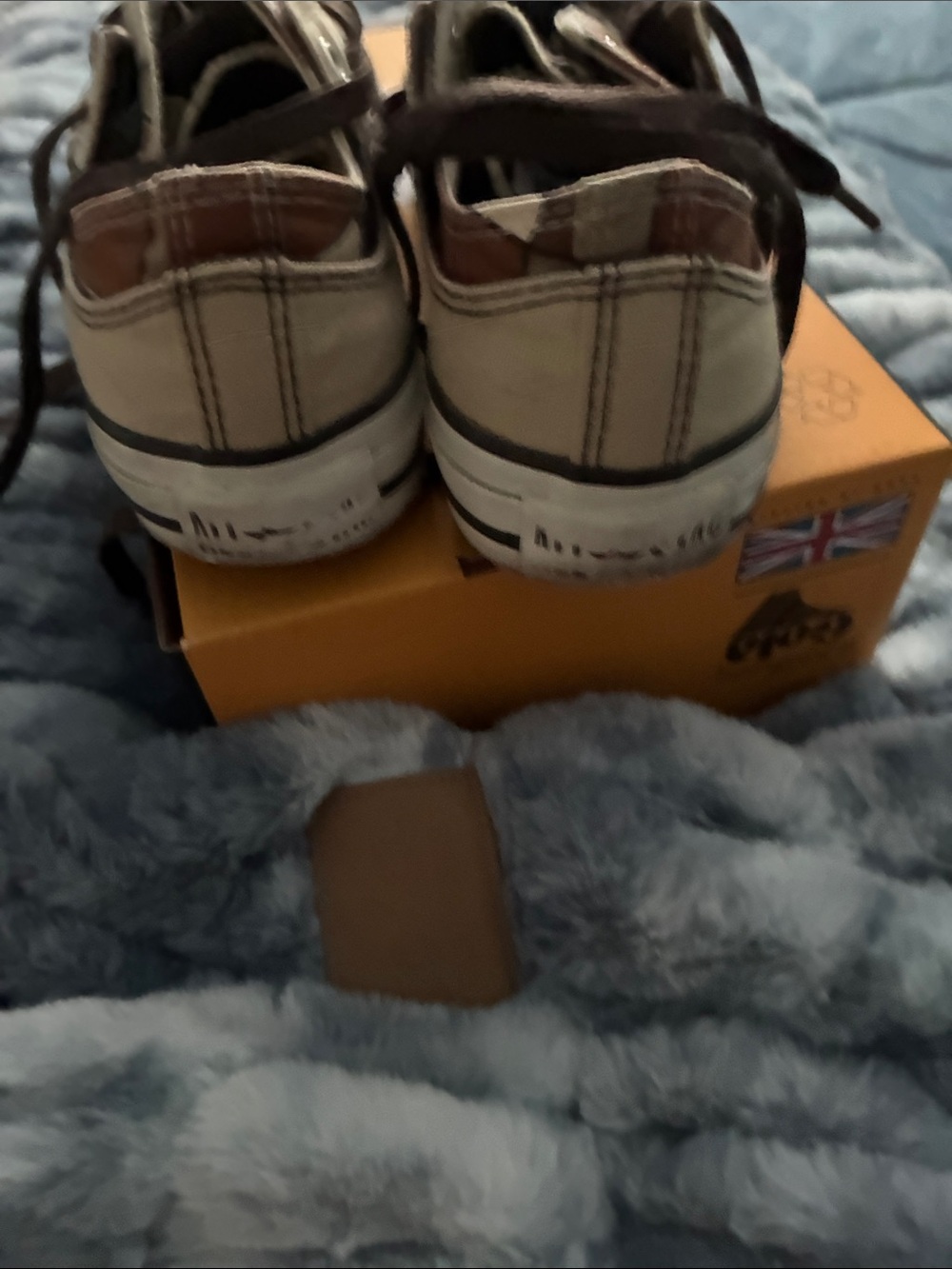 Vintage one of a kind Converse Low-Top Sneakers in Beige and Brown - Picture 12 of 12